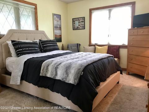 2100 Darby Dr, Lansing, MI 48906 photo 12