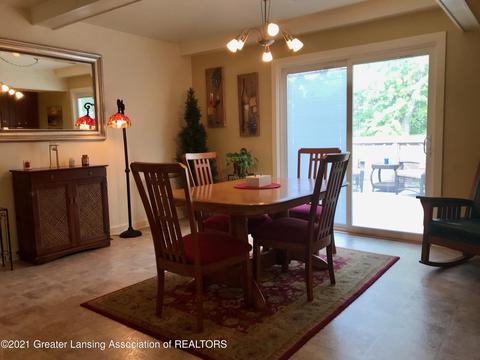 2100 Darby Dr, Lansing, MI 48906 photo 9