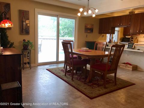 2100 Darby Dr, Lansing, MI 48906 photo 10