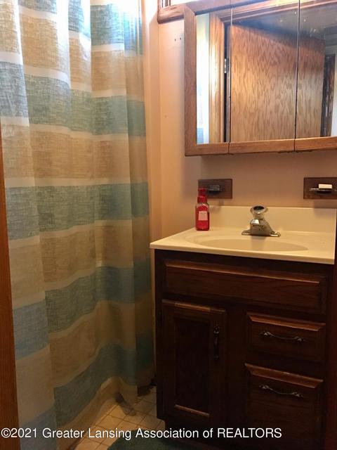 2100 Darby Dr, Lansing, MI 48906 photo 24