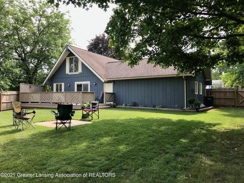 2100 Darby Dr, Lansing, MI 48906 photo 4