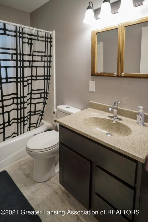 601 E Howe Ave, Lansing, MI 48906 photo 19