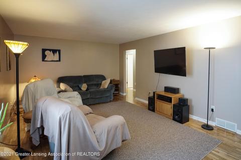601 E Howe Ave, Lansing, MI 48906 photo 7
