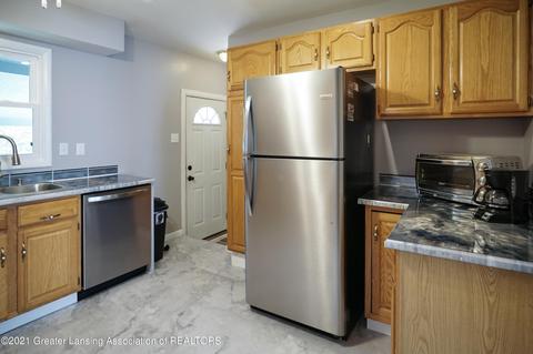 601 E Howe Ave, Lansing, MI 48906 photo 11