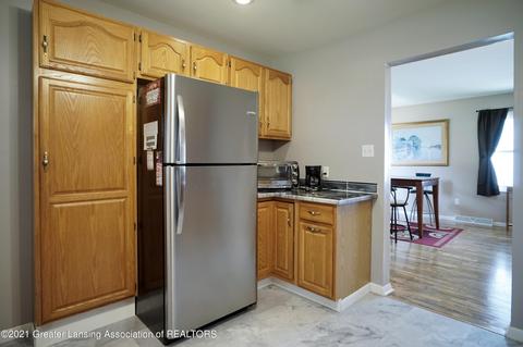 601 E Howe Ave, Lansing, MI 48906 photo 12