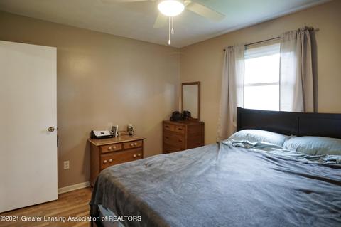 601 E Howe Ave, Lansing, MI 48906 photo 26