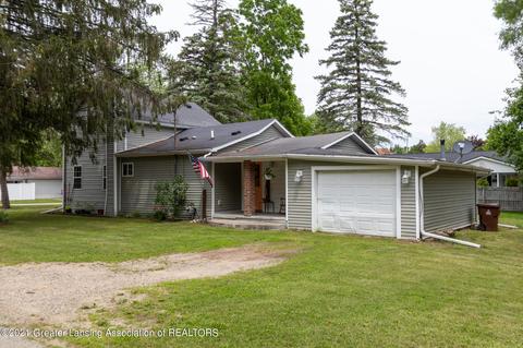 321 S Madison St, Perry, MI 48872 photo 3