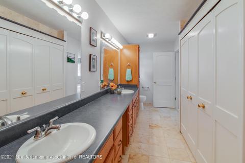 321 S Madison St, Perry, MI 48872 photo 23