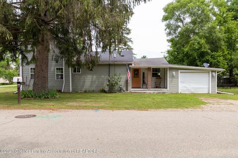 321 S Madison St, Perry, MI 48872 photo 1