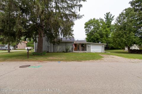 321 S Madison St, Perry, MI 48872 photo 2