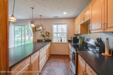 321 S Madison St, Perry, MI 48872 photo 14
