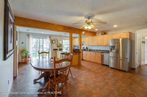 321 S Madison St, Perry, MI 48872 photo 9