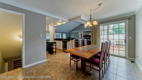 654 Earliglow Ln, Haslett, MI 48840 photo 11