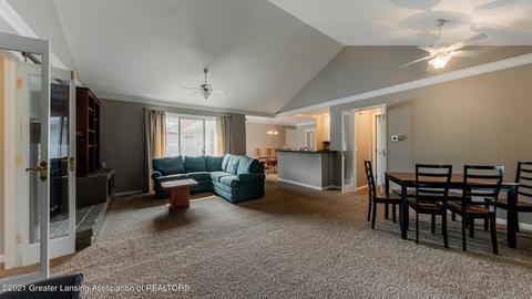 654 Earliglow Ln, Haslett, MI 48840 photo 13