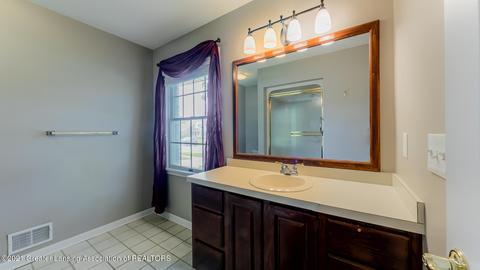 654 Earliglow Ln, Haslett, MI 48840 photo 17