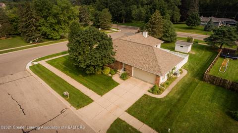 654 Earliglow Ln, Haslett, MI 48840 photo 7