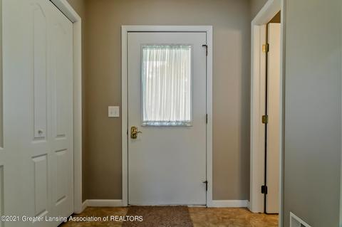 654 Earliglow Ln, Haslett, MI 48840 photo 8