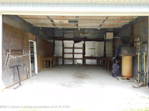 8193 Hunter, Bath, MI 48808 photo 22