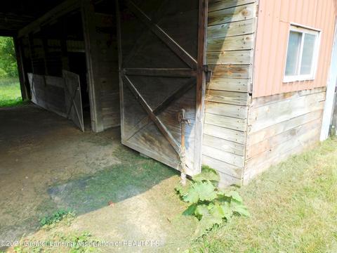 8193 Hunter, Bath, MI 48808 photo 17