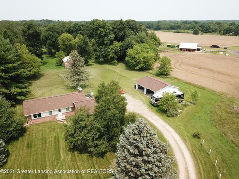 8193 Hunter, Bath, MI 48808 photo 1