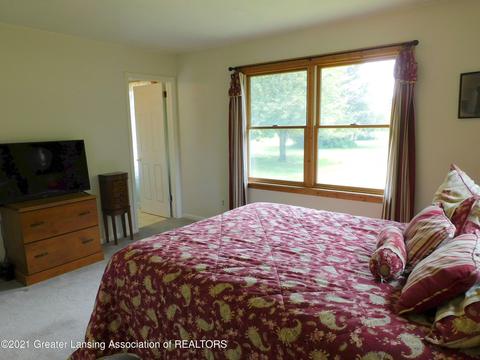 8193 Hunter, Bath, MI 48808 photo 13