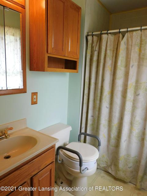 8193 Hunter, Bath, MI 48808 photo 12