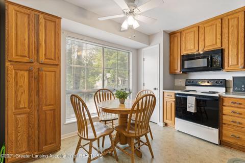 6252 Ridge St, Haslett, MI 48840 photo 5