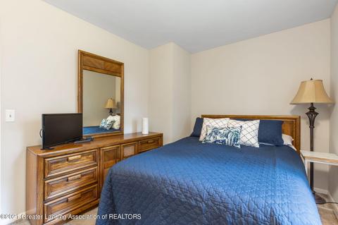 6252 Ridge St, Haslett, MI 48840 photo 9