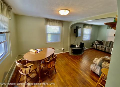 640 E Jolly Rd, Lansing, MI 48910 photo 5