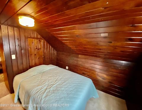 640 E Jolly Rd, Lansing, MI 48910 photo 16