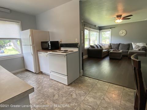 422 N Logan St, Dewitt, MI 48820 photo 6