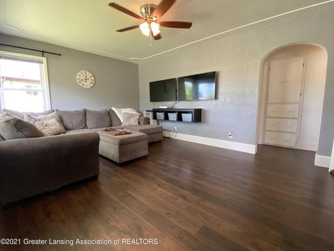 422 N Logan St, Dewitt, MI 48820 photo 4