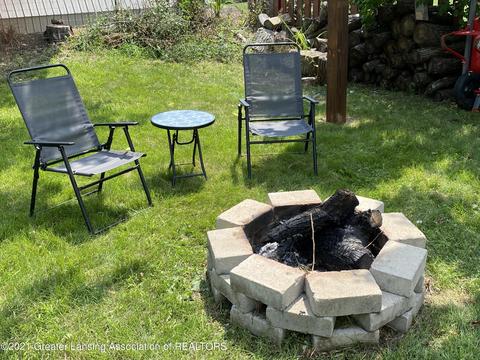 422 N Logan St, Dewitt, MI 48820 photo 17