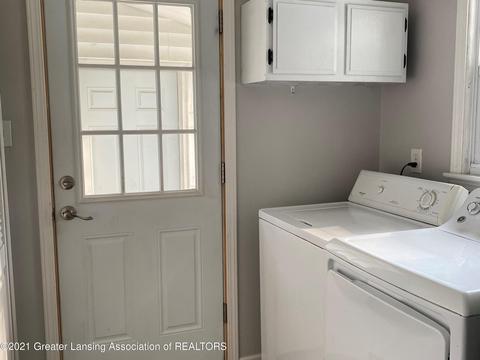 422 N Logan St, Dewitt, MI 48820 photo 13