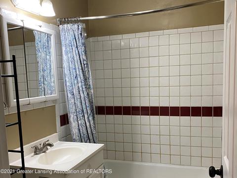 422 N Logan St, Dewitt, MI 48820 photo 12