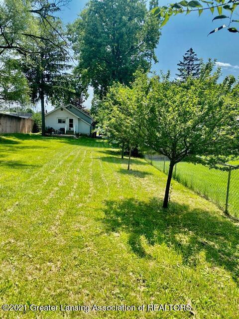 407 E Cavanaugh Rd, Lansing, MI 48910 photo 4