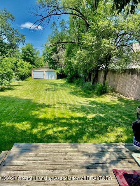 407 E Cavanaugh Rd, Lansing, MI 48910 photo 2