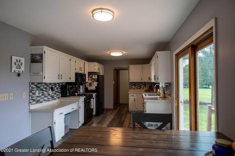 4450 E Townsend Rd, Saint Johns, MI 48879 photo 11