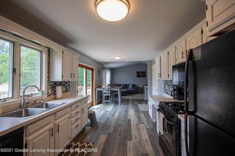 4450 E Townsend Rd, Saint Johns, MI 48879 photo 12
