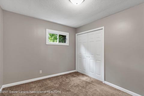 2083 Phillips Ave, Holt, MI 48842 photo 18