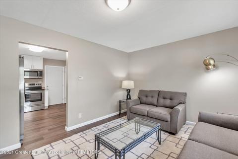 2083 Phillips Ave, Holt, MI 48842 photo 7