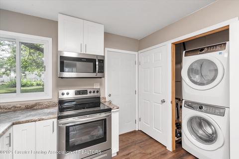 2083 Phillips Ave, Holt, MI 48842 photo 10