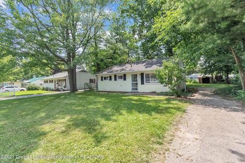 2083 Phillips Ave, Holt, MI 48842 photo 4