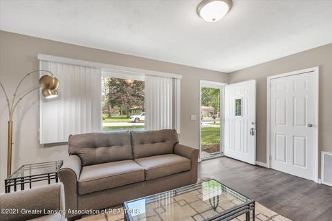 2083 Phillips Ave, Holt, MI 48842 photo 8