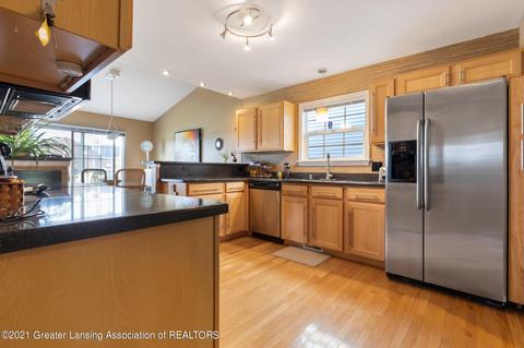 1306 Wickham Dr, Lansing, MI 48906 photo 3