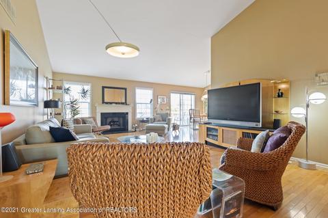 1306 Wickham Dr, Lansing, MI 48906 photo 7