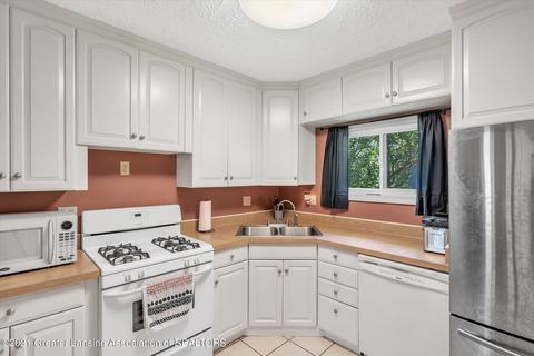 1901 Maple, Holt, MI 48842 photo 15