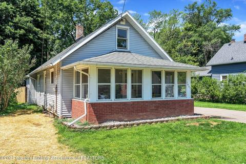 1901 Maple, Holt, MI 48842 photo 2