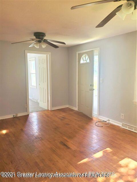 6051 Wise Rd, Lansing, MI 48911 photo 4