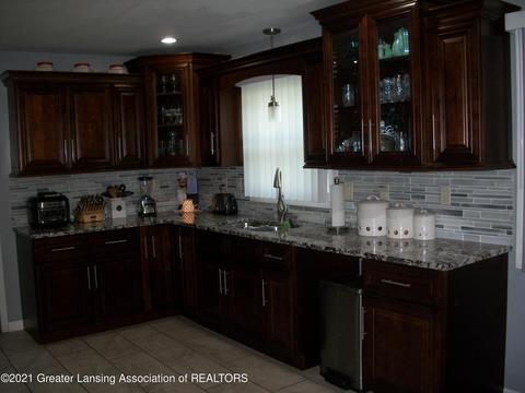 1338 Maycroft Rd, Lansing, MI 48917 photo 12